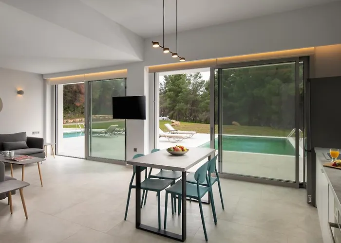 Botanic Pool Apartament Nikiti (Sithonia)