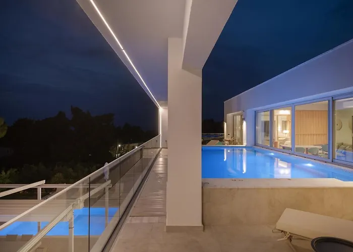 Botanic Pool